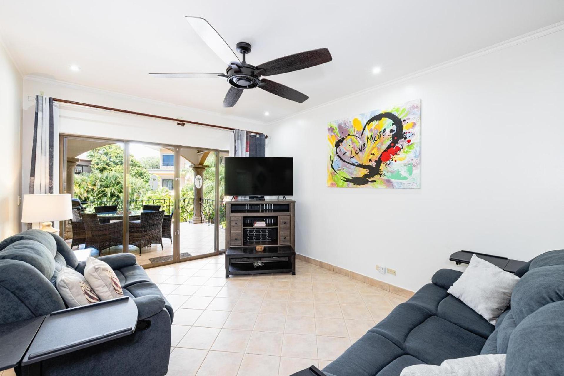 Sunrise 6- Ocean View 2 Bedroom Condo, Steps To The Beach タマリンド エクステリア 写真