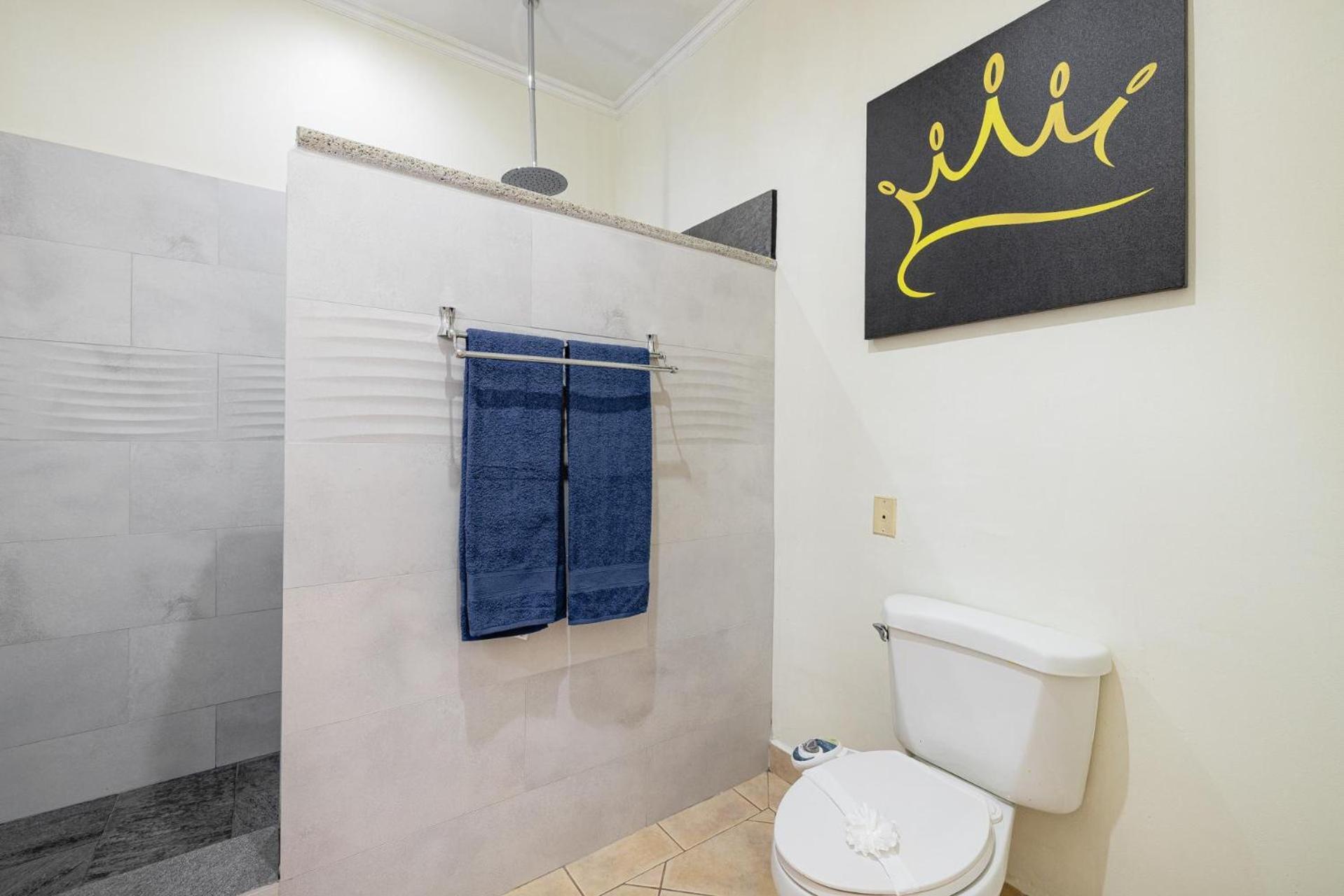 Sunrise 6- Ocean View 2 Bedroom Condo, Steps To The Beach タマリンド エクステリア 写真